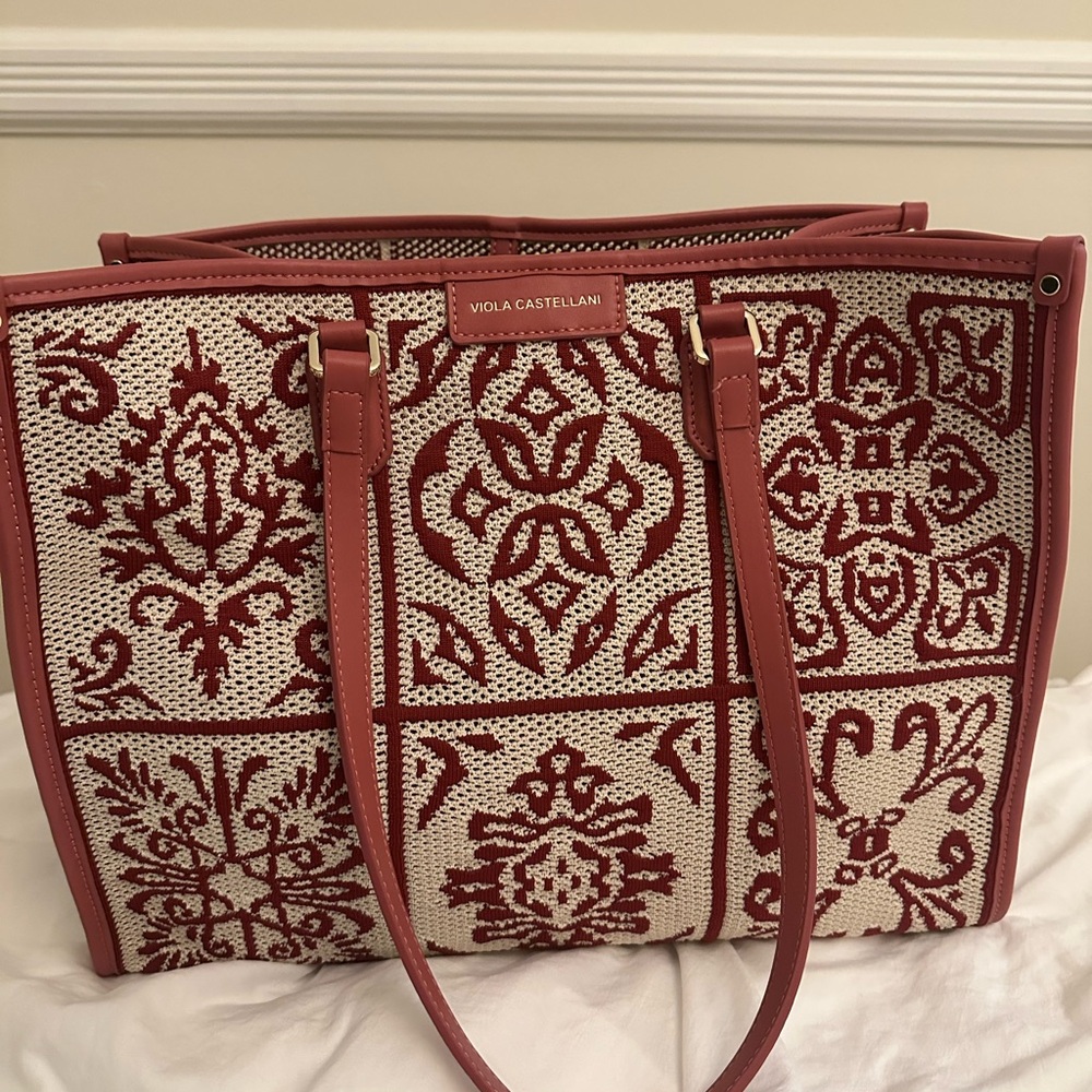 NWOT. Viola Castellani Tote with Insert and Strap